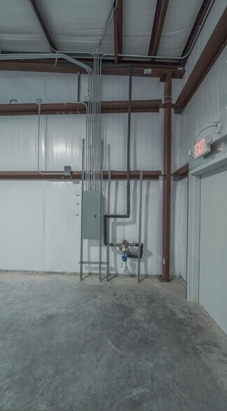 More Photos Of 8051 S Sam Houston Pky, Houston Unknown For Lease