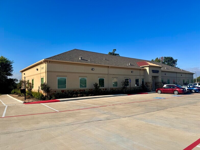 More Photos Of 19427 Champion Forest Dr, Spring Medical For Sale