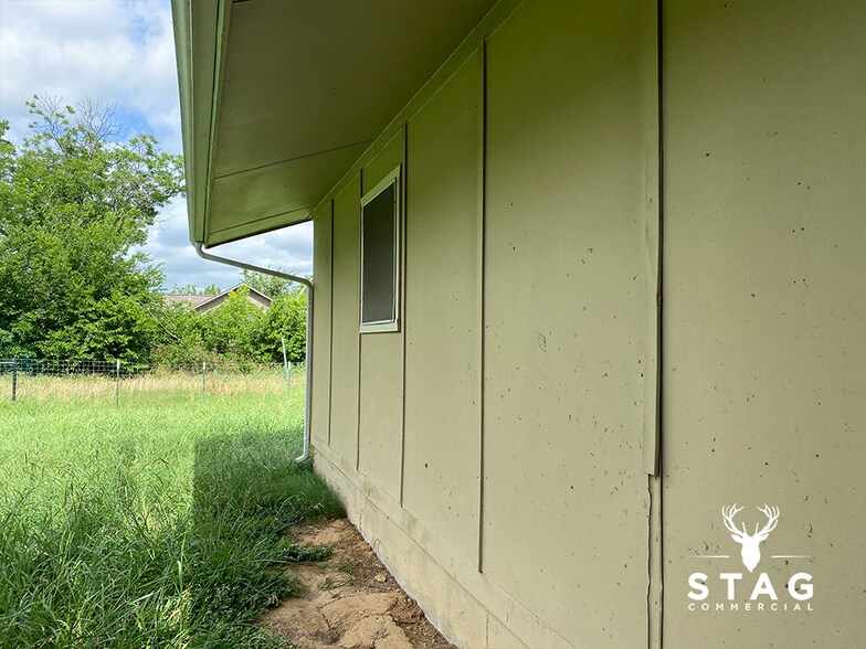 More Photos Of 401 N Frontage Rd, Valley View Office For Sale