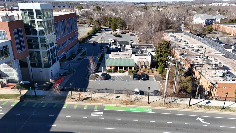 More Photos Of 9321 Jw Clay Blvd, Charlotte Restaurant For Lease