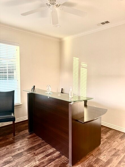 More Photos Of 8668 John Hickman Pky, Frisco Medical For Sale