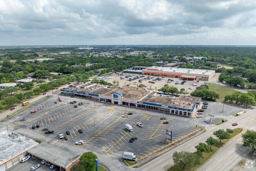 More Photos Of 5341-5361 Bellfort St, Houston General Retail For Lease