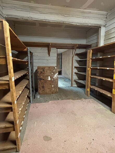 More Photos Of 1304 S Broad St, Monroe Flex For Lease