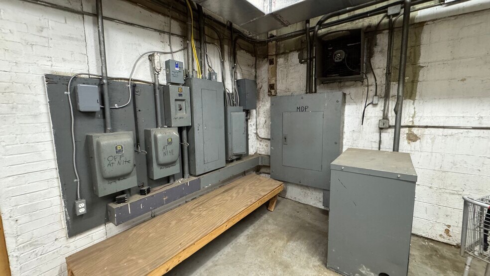More Photos Of 958 N Penn St, Allentown Warehouse For Sale