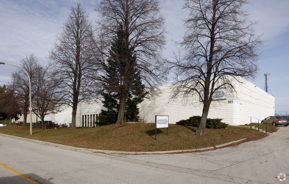 Primary Photo Of 921 Gateway, Burlington Warehouse For Lease