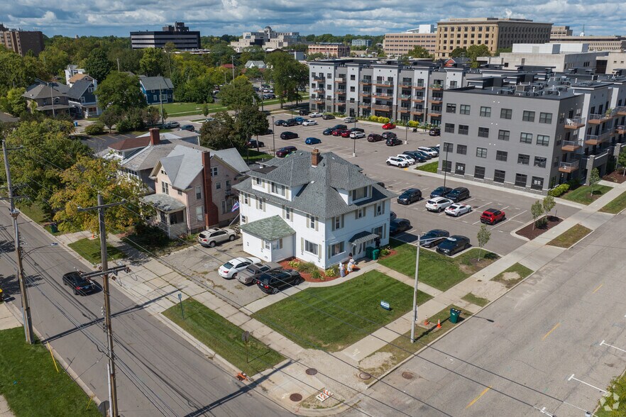 More Photos Of 532 Townsend St, Lansing Apartments For Sale