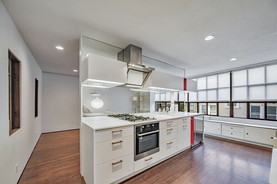 More Photos Of 1315 Natoma St, San Francisco Industrial For Sale