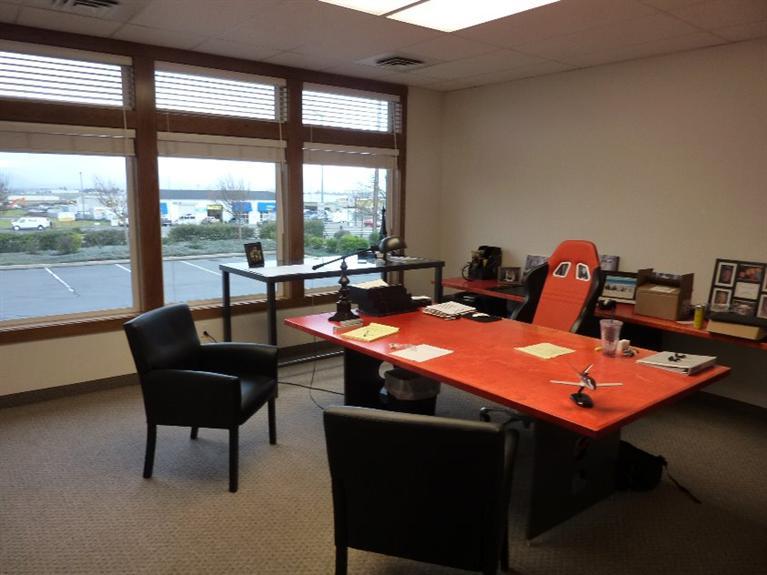 More Photos Of 3882 Crater Lake Ave, Medford Office For Sale