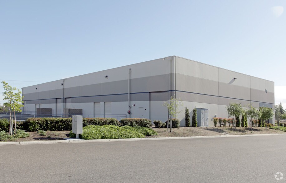 More Photos Of 819 Mariposa Rd, Modesto Distribution For Lease