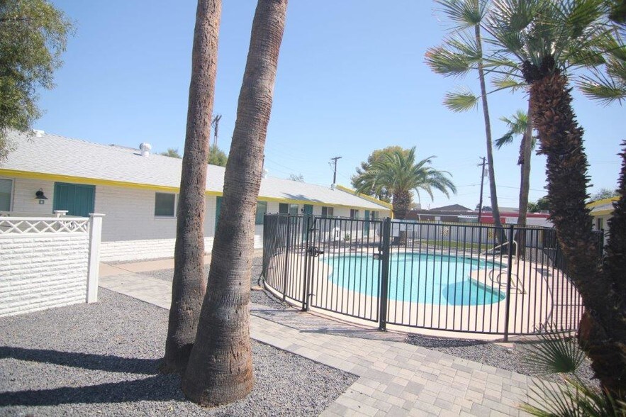 More Photos Of 718 W Hazelwood St, Phoenix Apartments For Sale