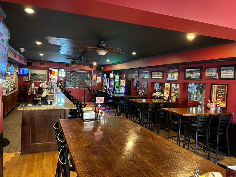 More Photos Of 801 Sixth St, Mendota Storefront Retail Residential For Sale