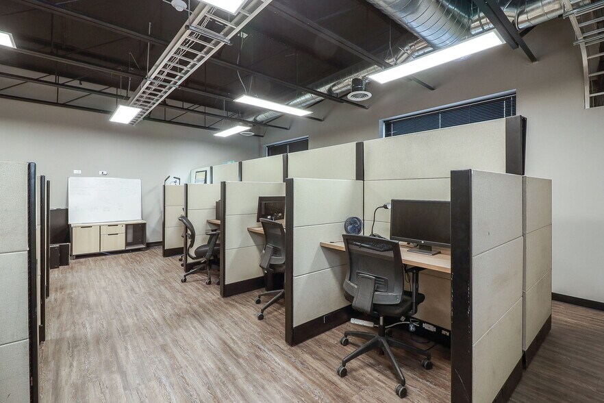 More Photos Of 929 Childs St, Wheaton Warehouse For Sale