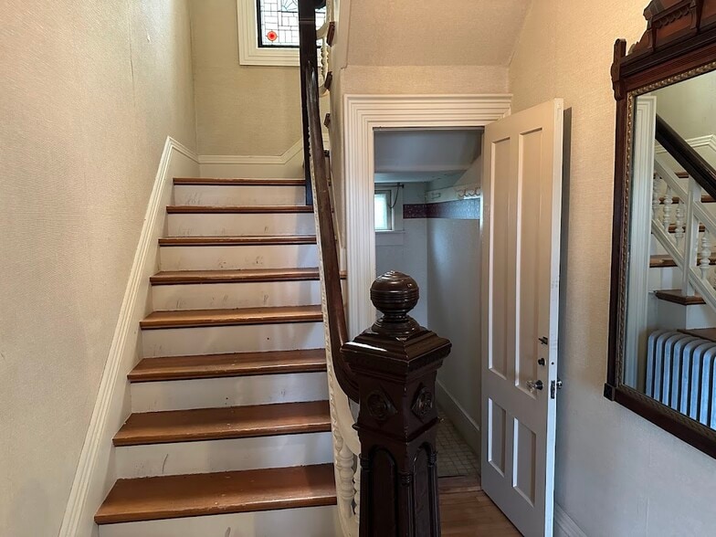 More Photos Of 8 Court St, Concord Office For Sale