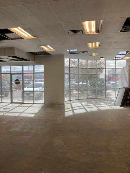 More Photos Of 1779 N Zaragosa Rd, El Paso Storefront For Sale