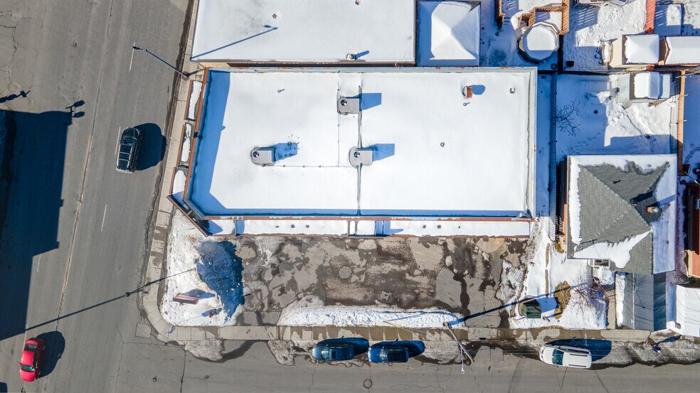 More Photos Of 2203 Ch De Chambly, Longueuil Storefront For Sale