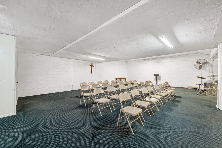 More Photos Of 139 Twilight Rd, Lancaster Religious Facility For Sale