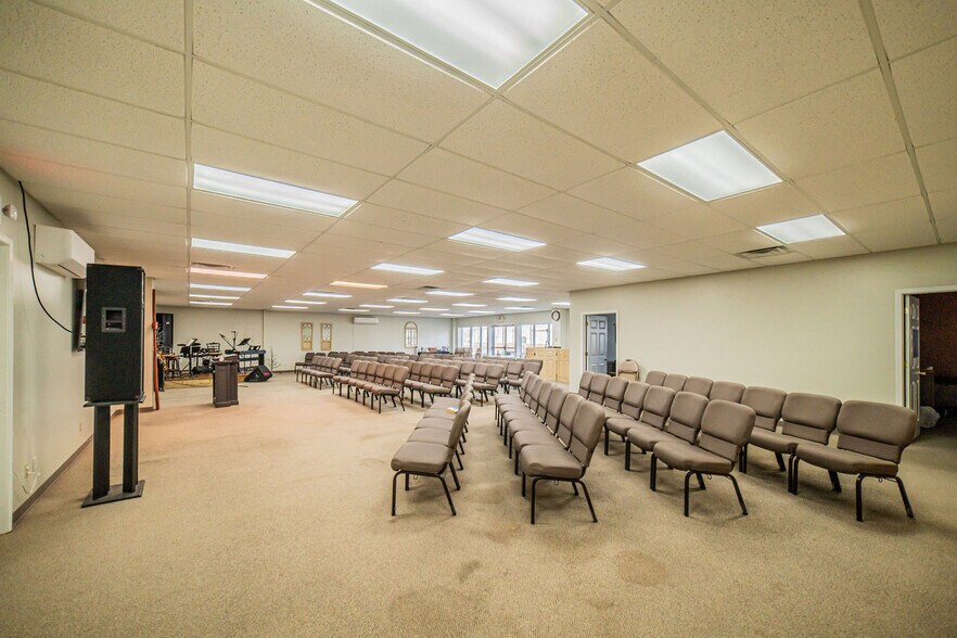 More Photos Of 3530 Park Plaza Rd, Paducah Flex For Lease