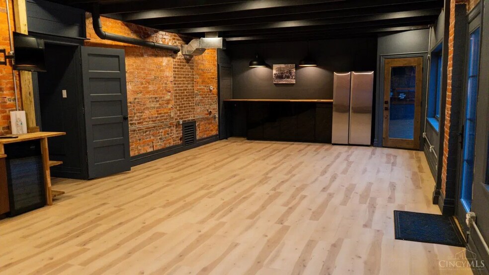 More Photos Of 108 E Main St, Blanchester General Retail For Lease