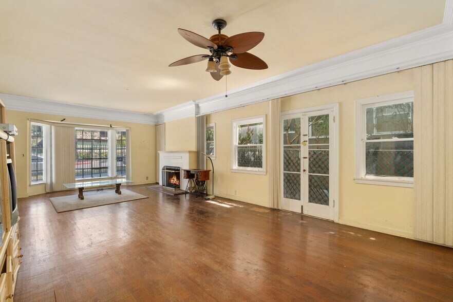More Photos Of 4458 Maplewood Ave, Los Angeles Multifamily For Sale