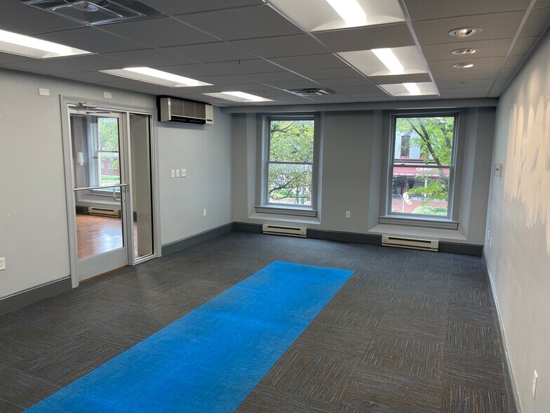 More Photos Of 10-16 Public Sq, Hagerstown Loft Creative Space For Lease