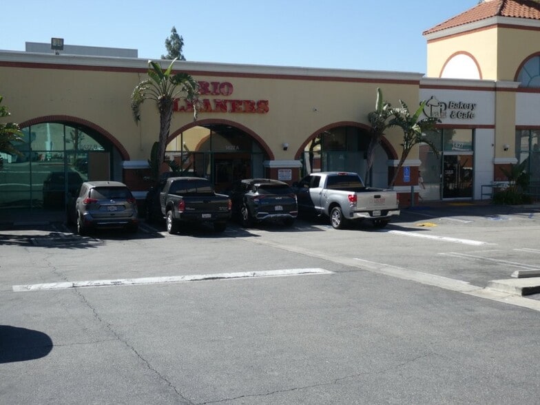 More Photos Of 1427 W Glenoaks Blvd, Glendale General Retail For Lease
