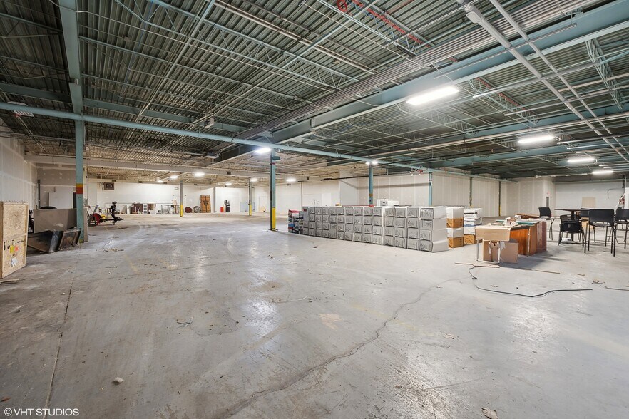 More Photos Of 7533 Central Ave, Skokie Warehouse For Lease