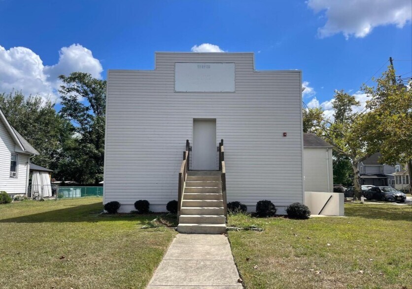 Primary Photo Of 510 W Broad St, Palmyra Religious Facility For Sale