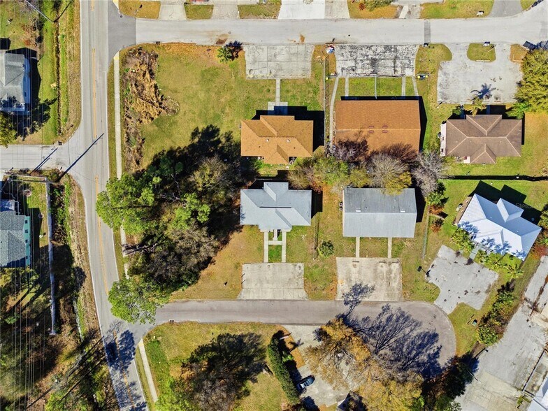 More Photos Of 2300 W Cannon Ter NW, Winter Haven Apartments For Sale