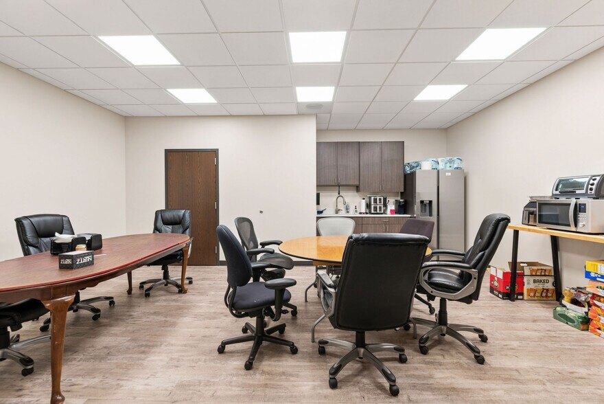 More Photos Of 877 N 100 E, Lehi Office For Sale