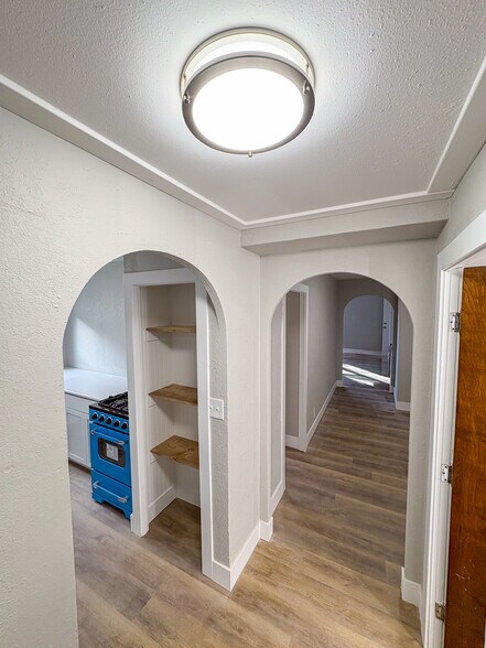 More Photos Of 11 N Walnut St, Iola Apartments For Sale