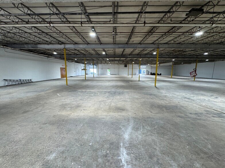 Primary Photo Of 3601 NW 54th St, Miami Warehouse For Lease