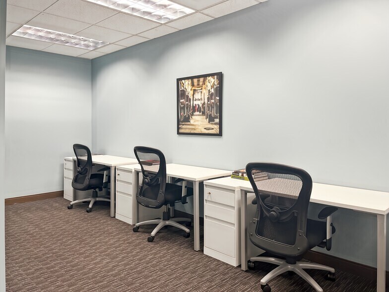 More Photos Of 650 NE Holladay St, Portland Coworking Space