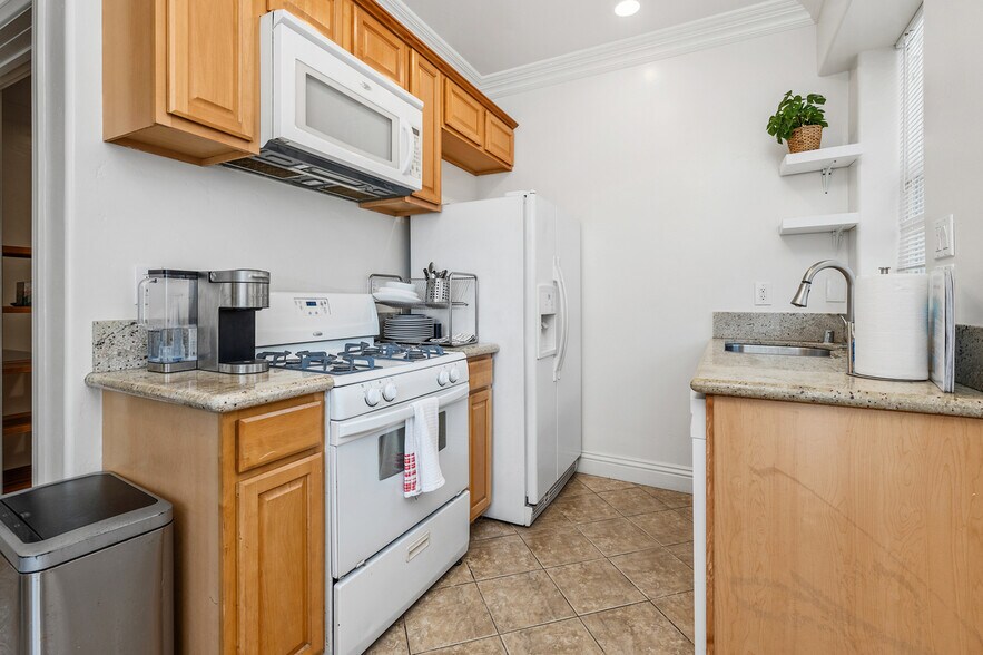 More Photos Of 714-16 York ct, San Diego Apartments For Sale