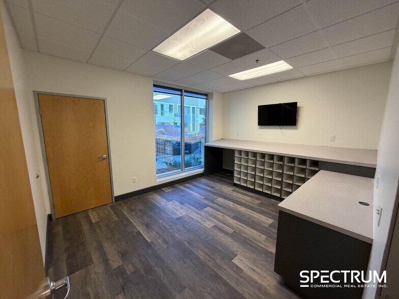 More Photos Of 28348 Constellation Rd, Valencia Warehouse For Sale