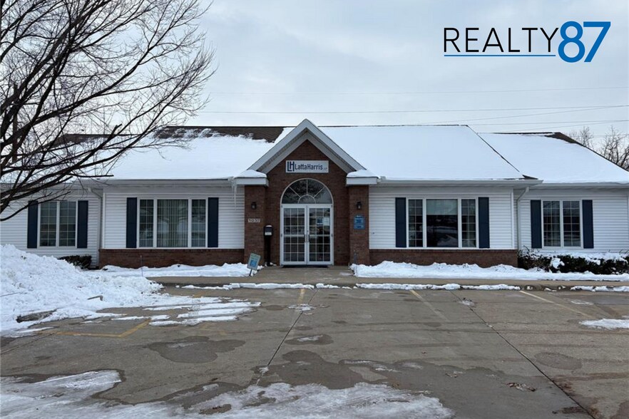 More Photos Of 3037 Center Point Rd NE, Cedar Rapids Office For Lease