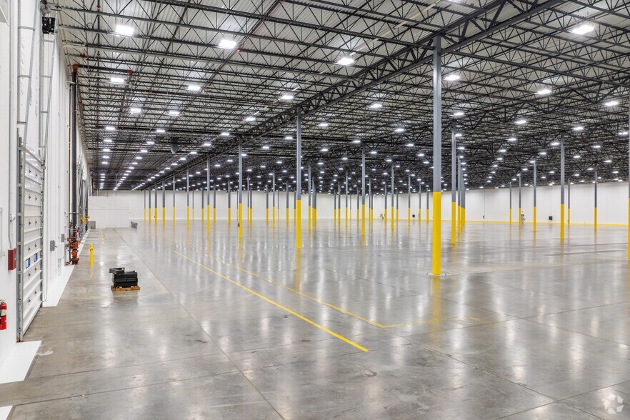 More Photos Of 9747 Commerce Cir, Kutztown Warehouse For Lease