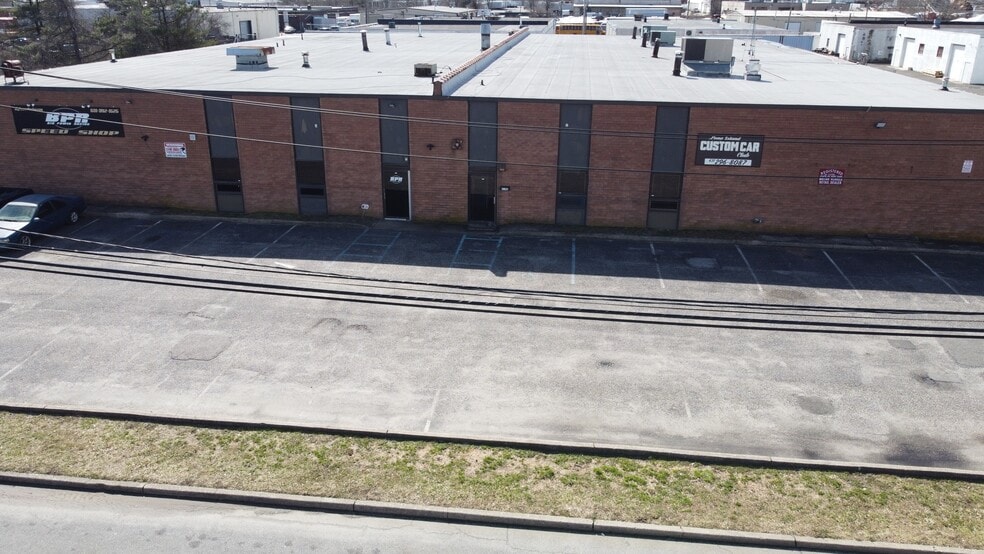 More Photos Of 194-204 N Fehr Way, Bay Shore Warehouse For Lease
