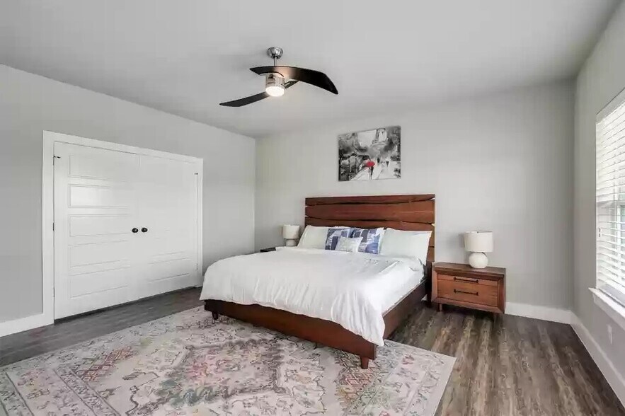 More Photos Of 4911 Alton Ave, Dallas Multifamily For Sale