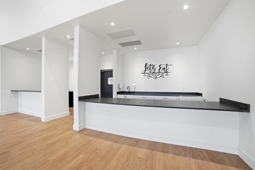 More Photos Of 410 S Paschall Rd, Sunnyvale Specialty For Sale