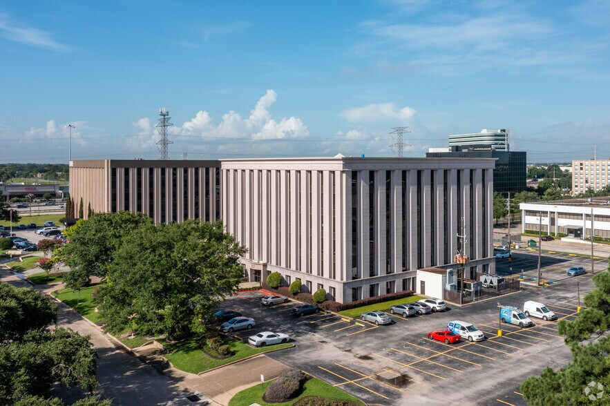 More Photos Of 507 N Sam Houston Pky E, Houston Office For Lease