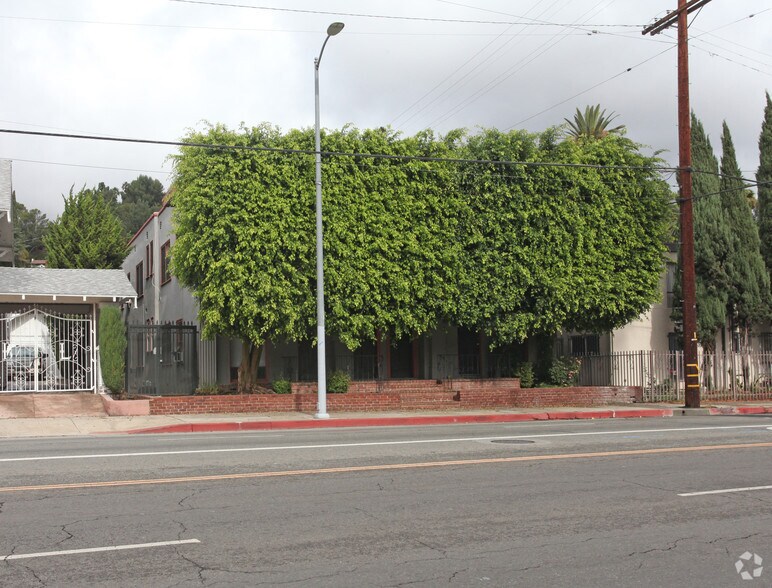 More Photos Of 5667 Franklin Ave, Los Angeles Apartments For Sale