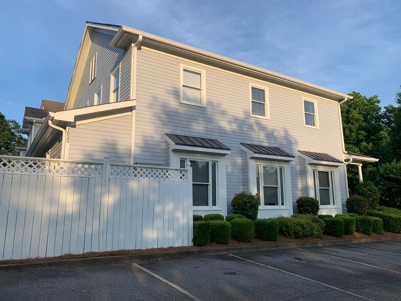 More Photos Of 1055 Canton St, Roswell Storefront Retail Office For Lease
