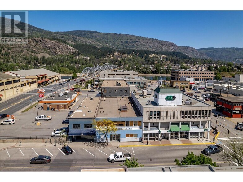 More Photos Of 1163 Cedar Av, Trail Storefront Retail Office For Sale