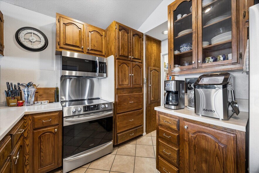 More Photos Of 1704 County Road 128, Burnet Specialty For Sale