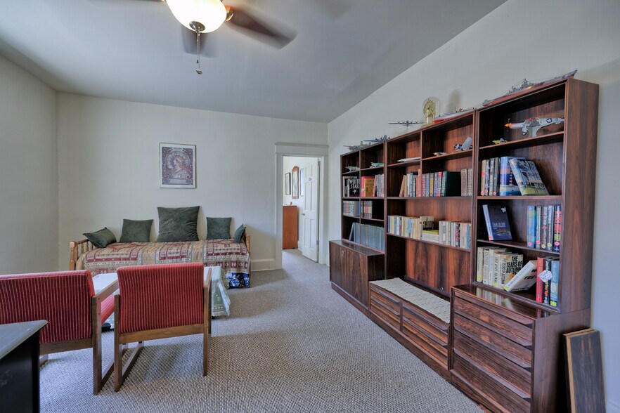 More Photos Of 511 Warren St, Hudson Storefront Retail Residential For Sale