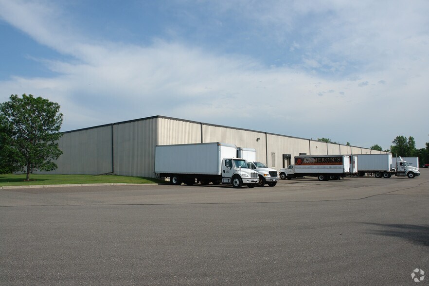More Photos Of 6801-6813 Shady Oak Rd, Eden Prairie Distribution For Lease