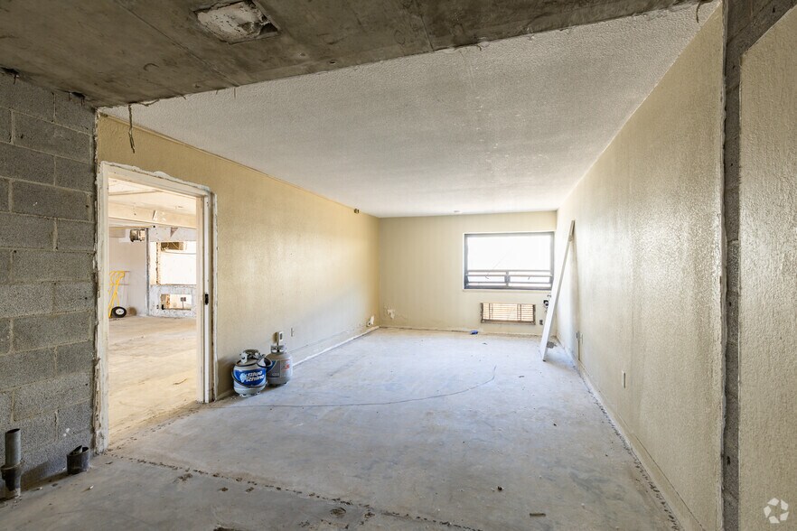 More Photos Of 950 J Clyde Morris Blvd, Newport News Hotel For Sale