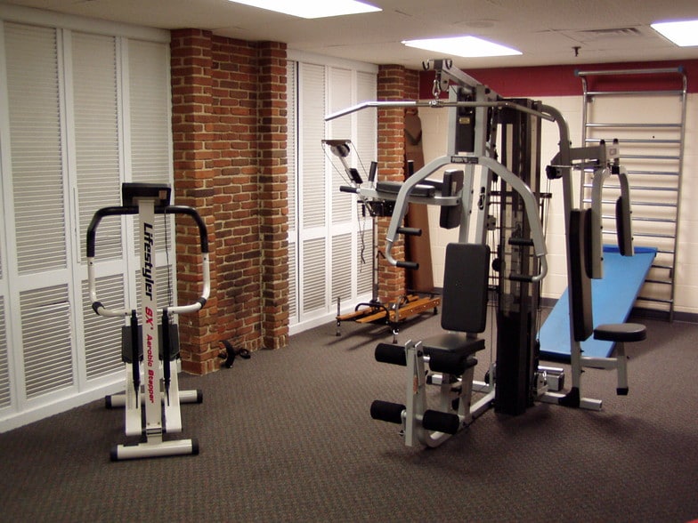 More Photos Of 2233 N Hamline Ave, Roseville Medical For Lease