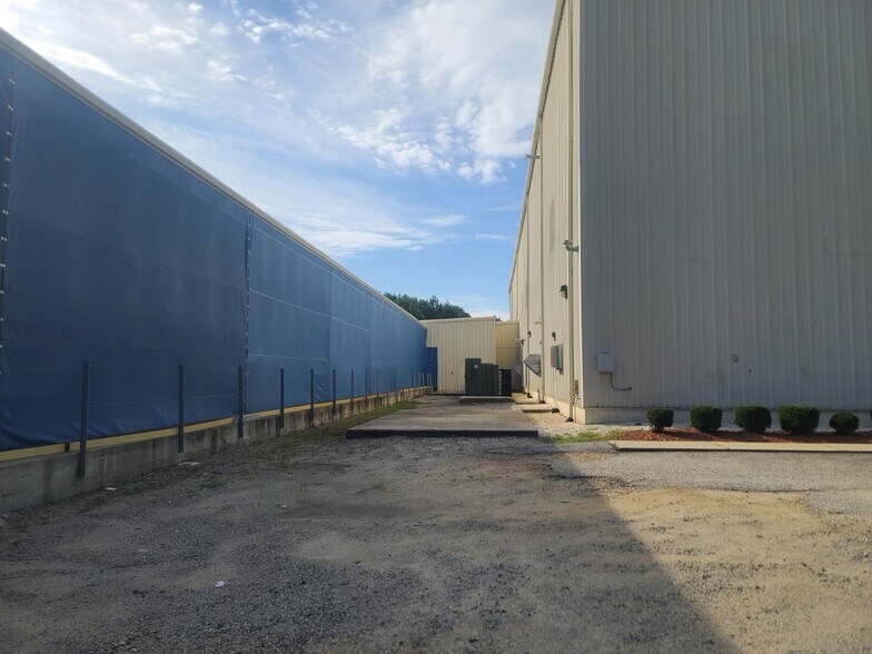 More Photos Of 741 Wellman Rd, Darlington Warehouse For Lease