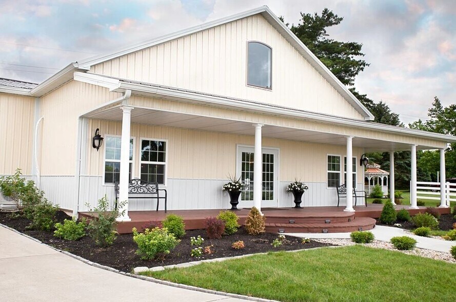 More Photos Of 10510 W Jackson St, Muncie Specialty For Sale